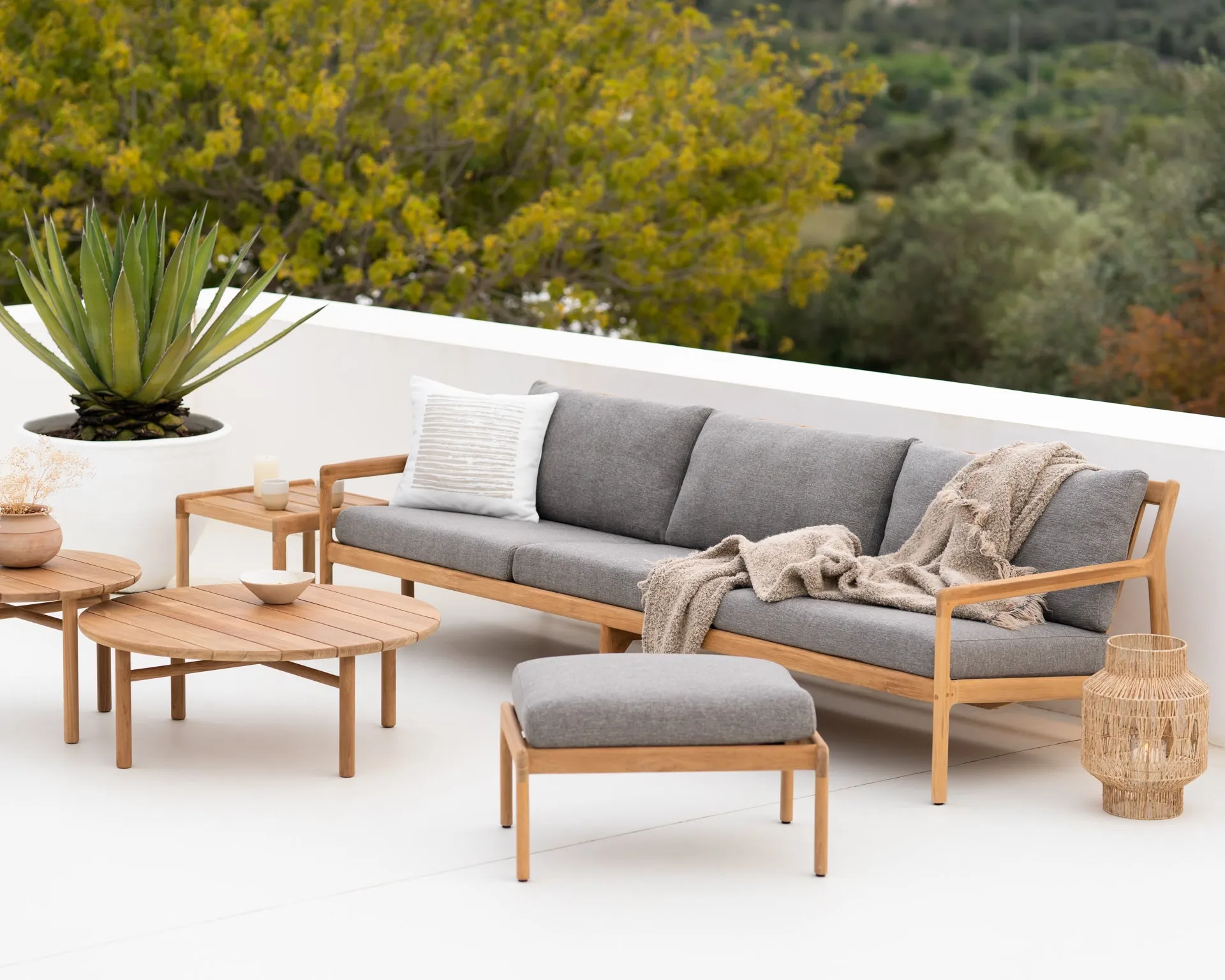 Quatro Outdoor Coffee Table